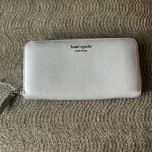 Great Condition Kate Spade Gray Pebbled Leather Women's Wallet